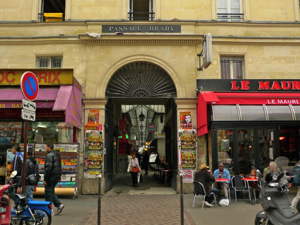 Private Room In A Parisian Homestay! - Close To It All! Exterior foto