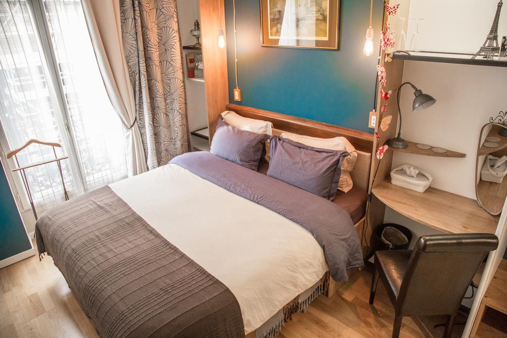 Private Room In A Parisian Homestay! - Close To It All! Exterior foto